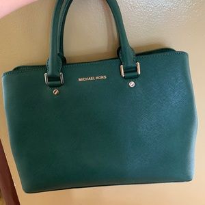 Michael Kors large Green Savannah w/ wallet
